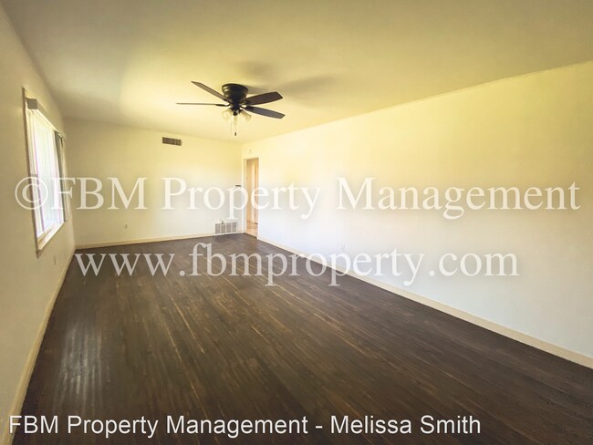 Foto del edificio - 2 br, 1 bath House - 4205 W Park Row Blvd