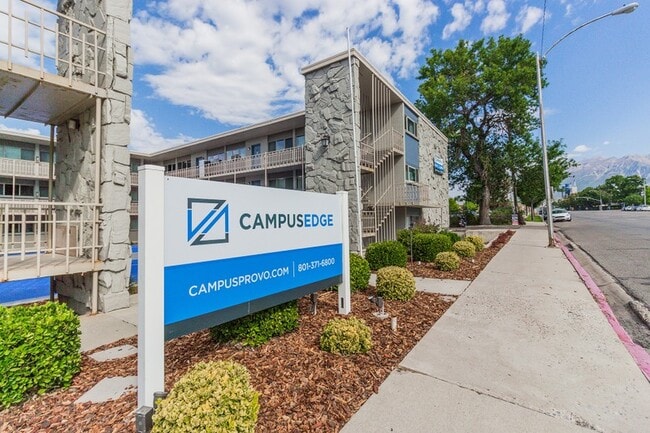 Building Photo - 1305 N Canyon Rd