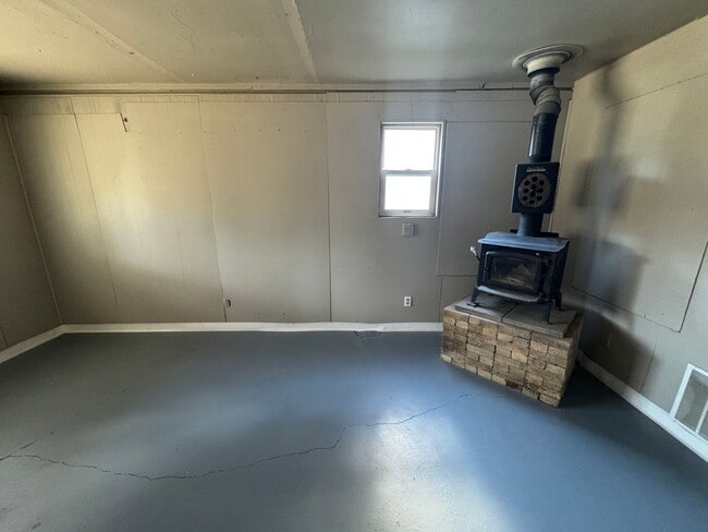 Building Photo - Seller Willing to Finance