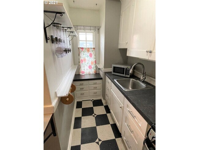 Foto del edificio - 1811 NW Couch St