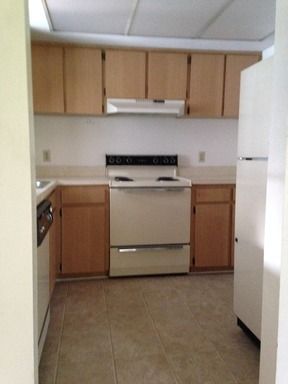 Building Photo - 454 Fairways Cir