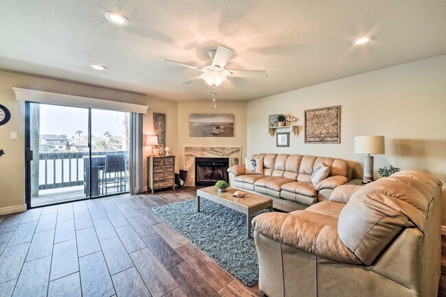 Building Photo - 15425 Fortuna Bay Dr