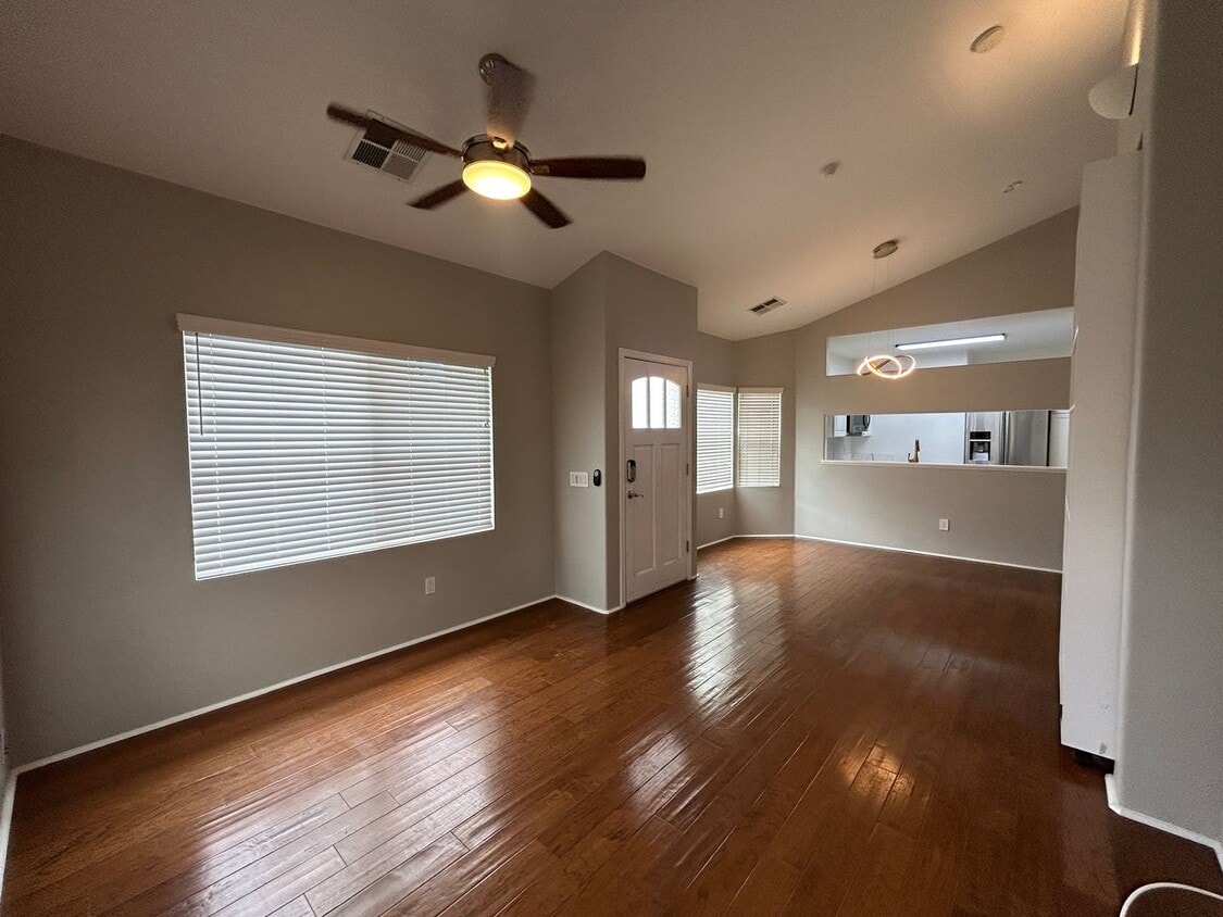 Primary Photo - Bright & Airy 3-Bedroom Townhome in Ewa Be...