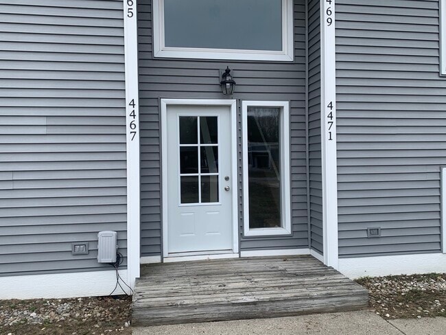 Entrada principal - 4469 Manhattan W