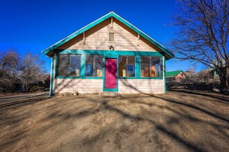 Building Photo - 713 Acoma Pl