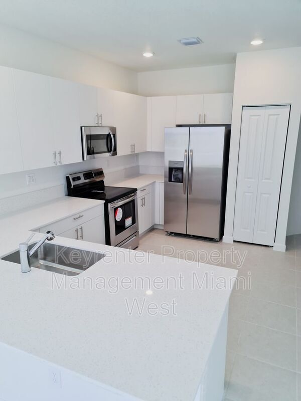 Building Photo - 28591 SW 134th Ave