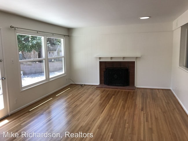 Building Photo - 726 Arbol Verde St
