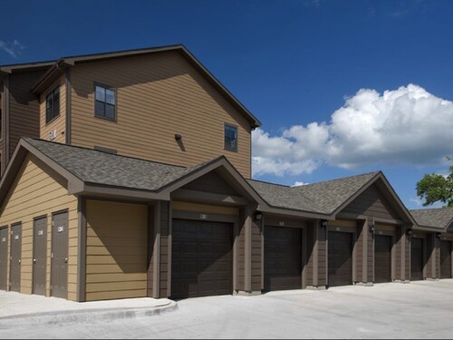 Building Photo - 300 E Yager Ln