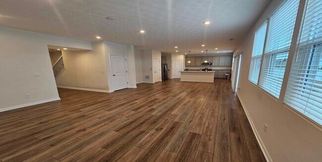 Building Photo - 1181 Lake Forest Dr