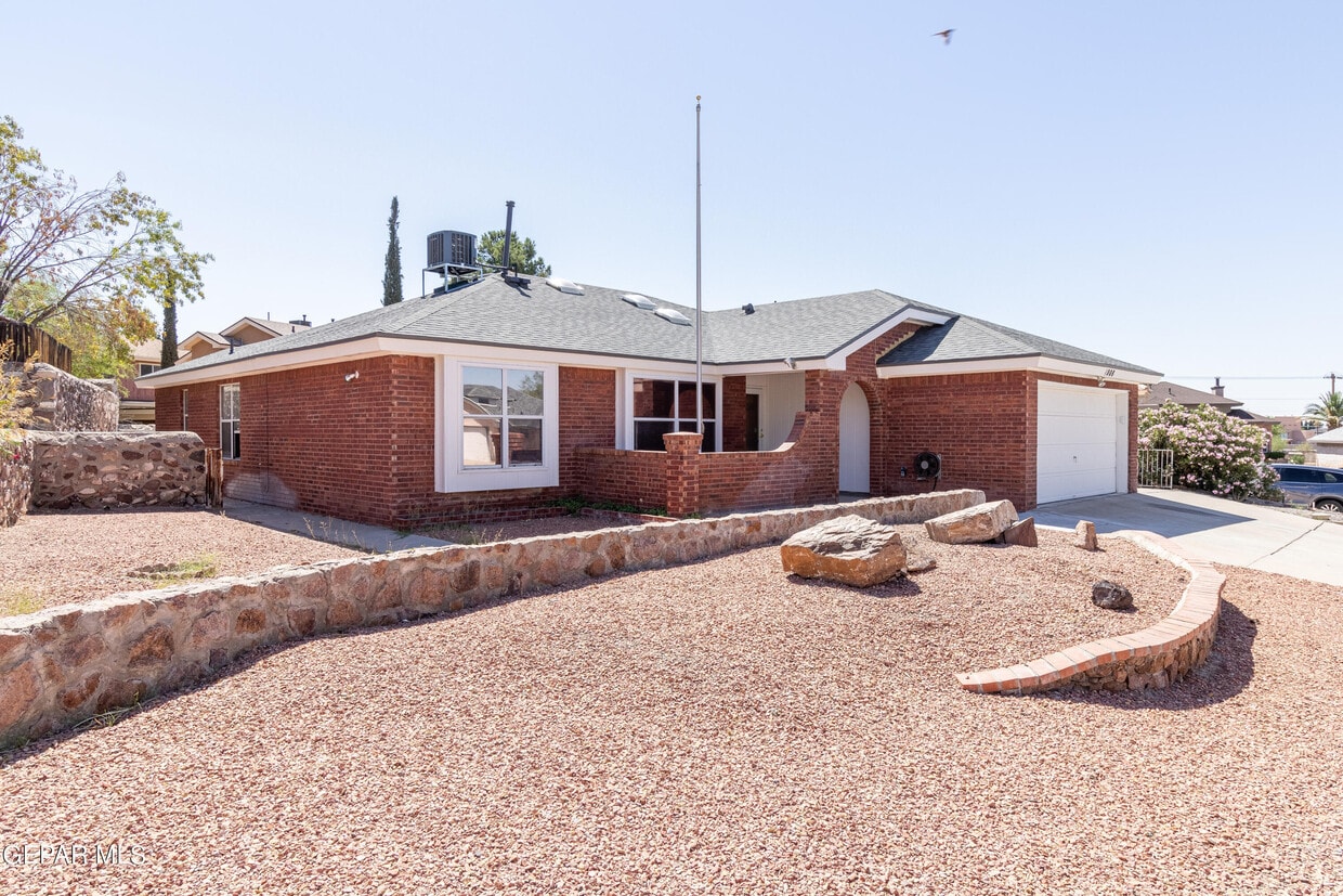 1008 Falcon Head Ln, El Paso, TX 79912 House Rental in El Paso, TX