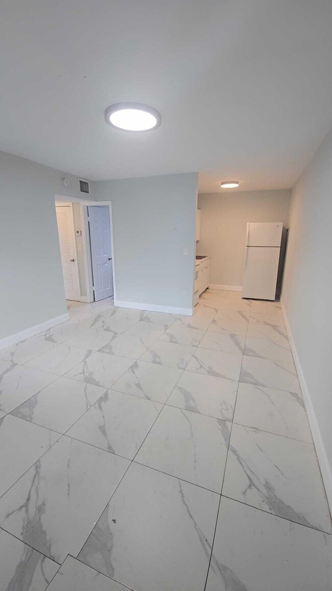 Foto del edificio - 621 NW 5th Ave