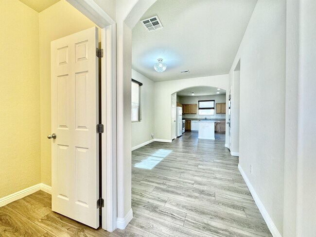 Foto del edificio - 291 Woodland Moss Rd