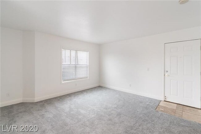 Building Photo - 2 Bedroom Condo