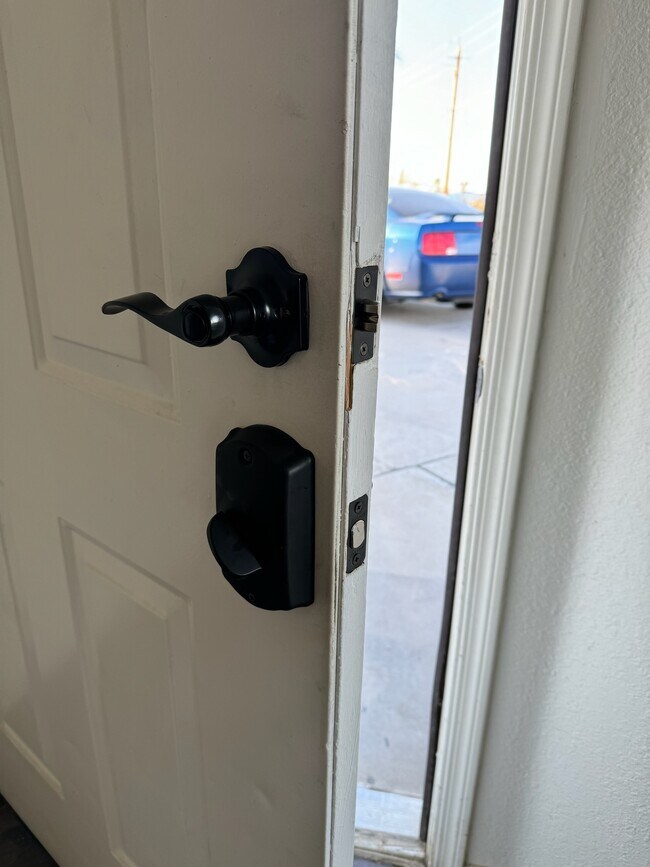 Building Photo - 3378 Iroquois Dr