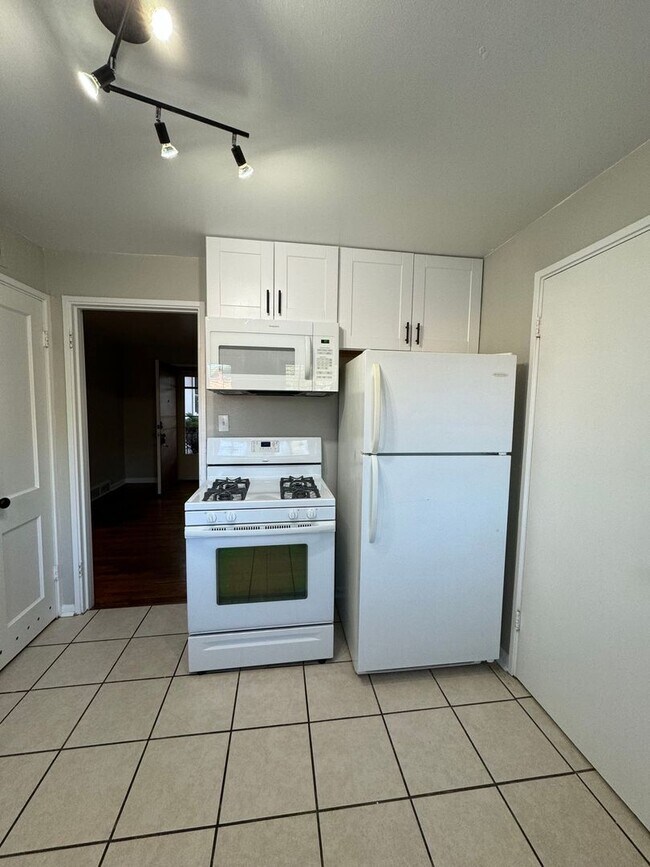 Foto del edificio - 464-464 Glen View Ct