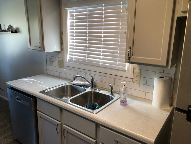 Building Photo - 2108 S 45th St