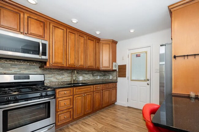 Foto del edificio - 185 Plainfield Ave