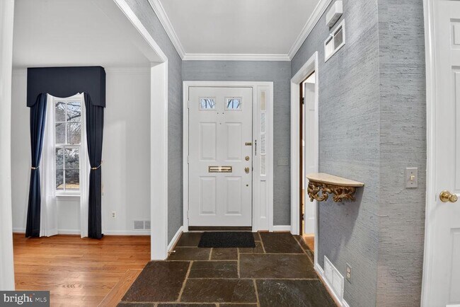 Foto del edificio - 4709 River Rd