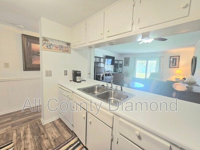 Foto del edificio - 6903 N Lagoon Dr