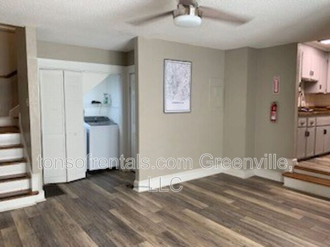 Foto del edificio - 414 Randall St