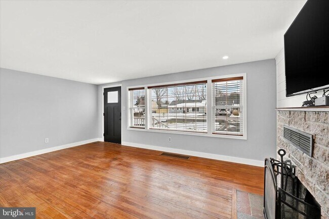 Foto del edificio - 9308 Todd Ave