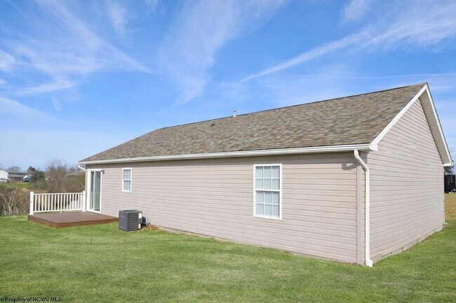 Foto del edificio - 1002 Bakers Ridge Rd