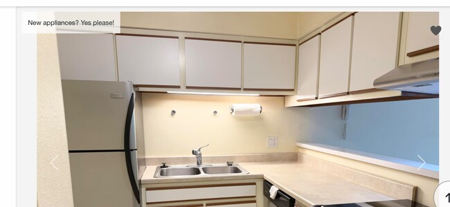 Cocina - 5625 W Brown Deer Rd