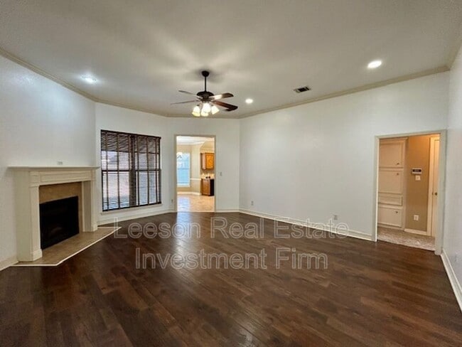 Foto del edificio - 4933 General Polk Dr