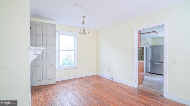 Building Photo - 201 S Maple Ave