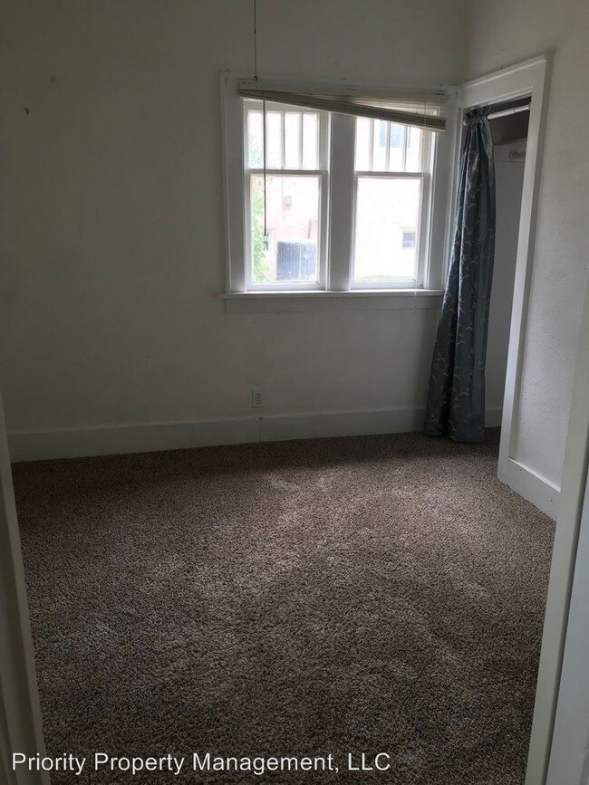 Building Photo - 2 br, 1 bath House - 806 S. Gillette Ave