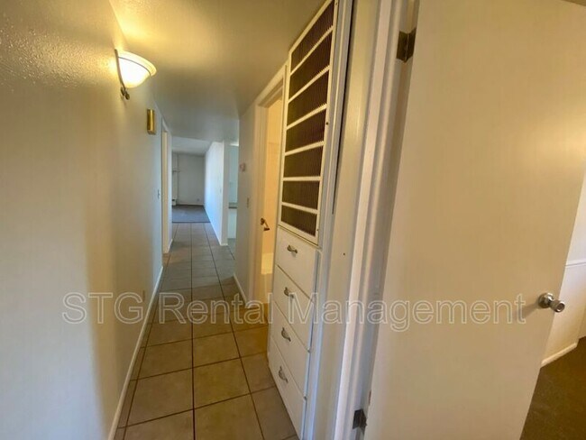 Building Photo - 635 S 200 E