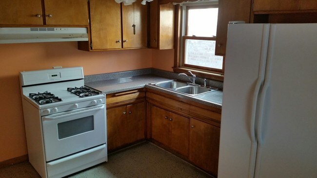 Cocina - 5367 N Normandy Ave
