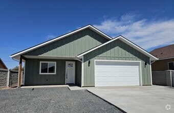 Building Photo - 57 Hillcrest Dr