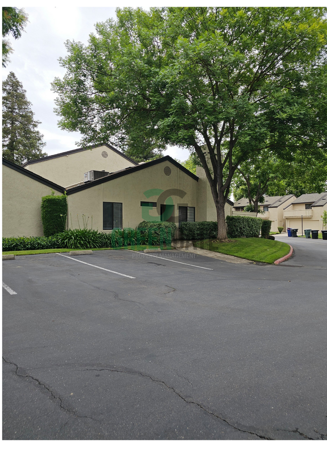 Foto del edificio - 1108 Cedar Creek Dr