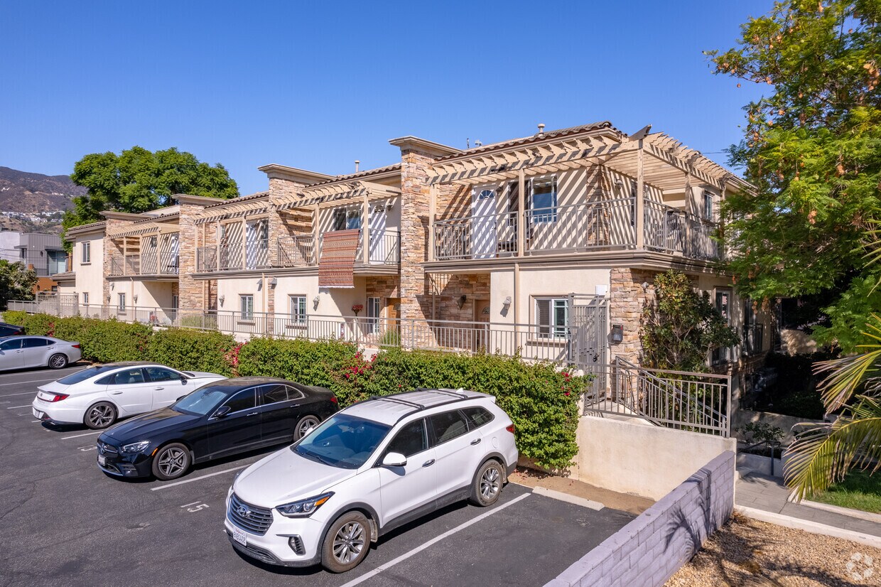 341 W Glenoaks Blvd, Glendale, CA 91202 Apartments in Glendale, CA