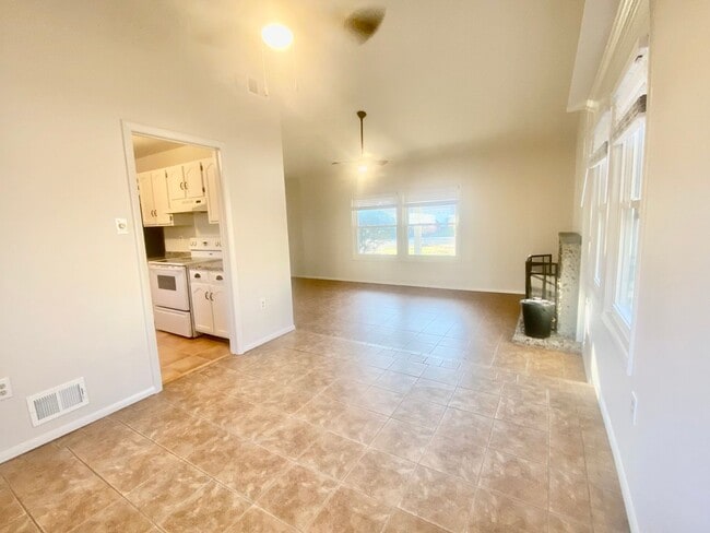 Building Photo - 120 S Fox Rd