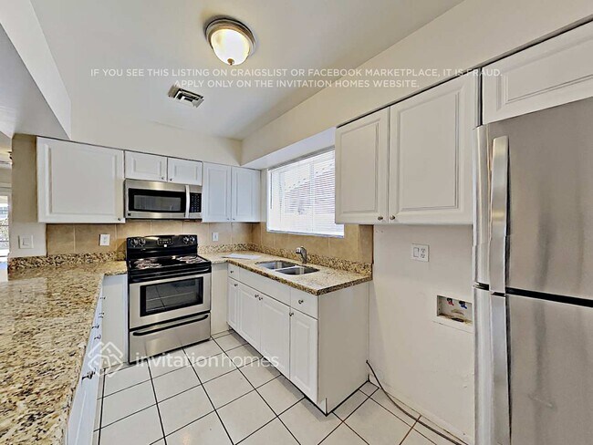 Foto del edificio - 7149 W Cavalier Dr