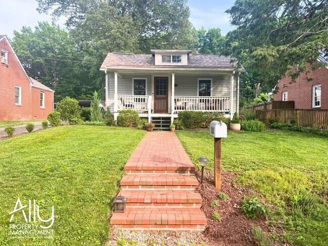 Foto del edificio - 1608 Mulberry Ave
