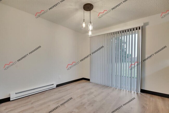 Foto del edificio - 3201-3203 Laurel Lane