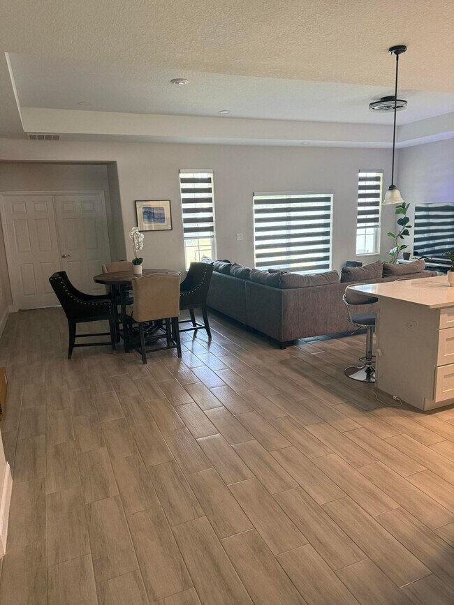 Foto del edificio - 4995 Mercer St