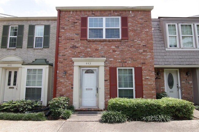 Building Photo - 443 Bendwood Dr