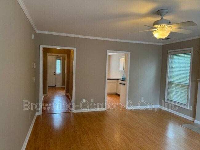 Building Photo - 8579 Sawyer Brown Rd