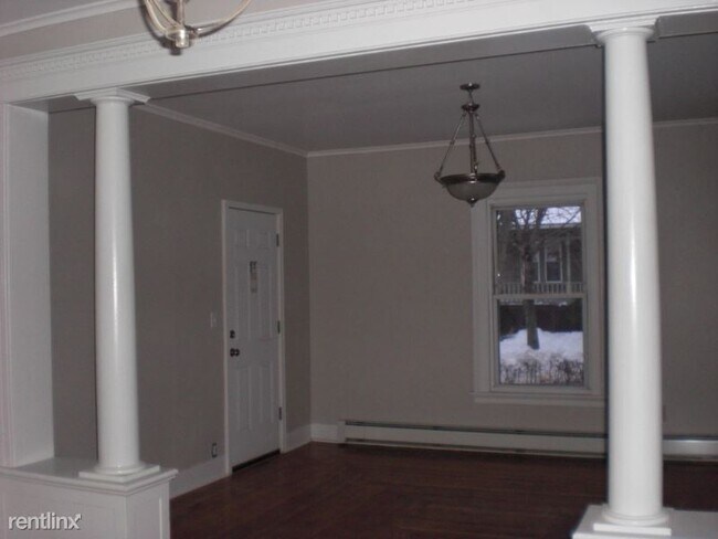 Building Photo - 108 Grand St