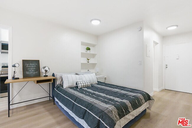 Foto del edificio - 425 S Kenmore Ave