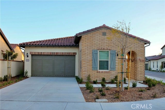 Building Photo - 3368 C. Luna Nueva