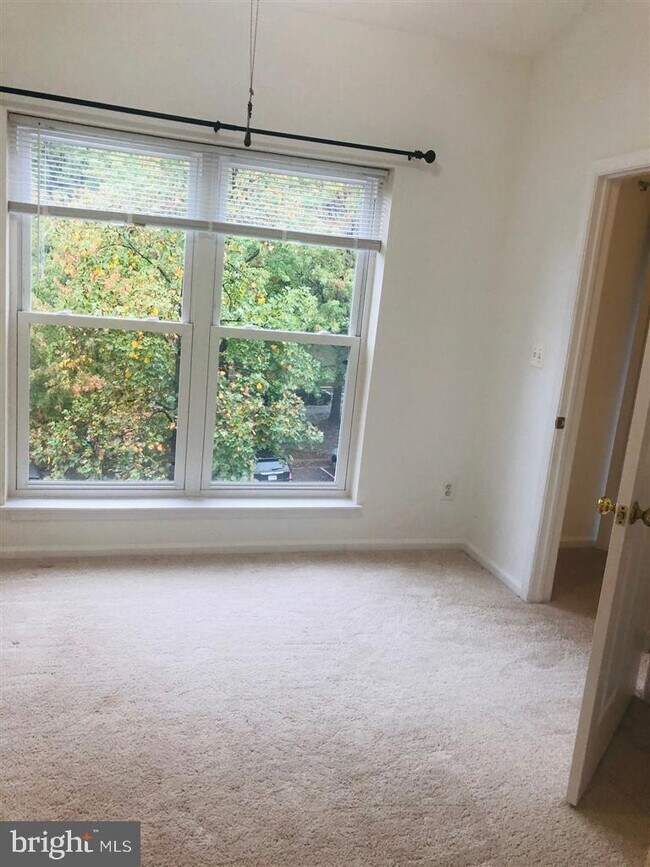 Foto del edificio - 6583 Grange Ln