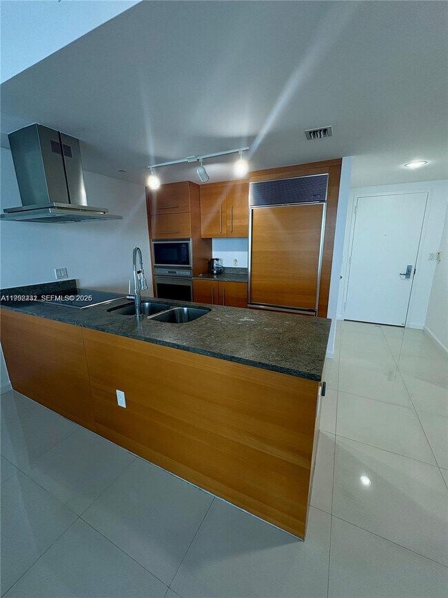 Foto del edificio - 495 Brickell Ave