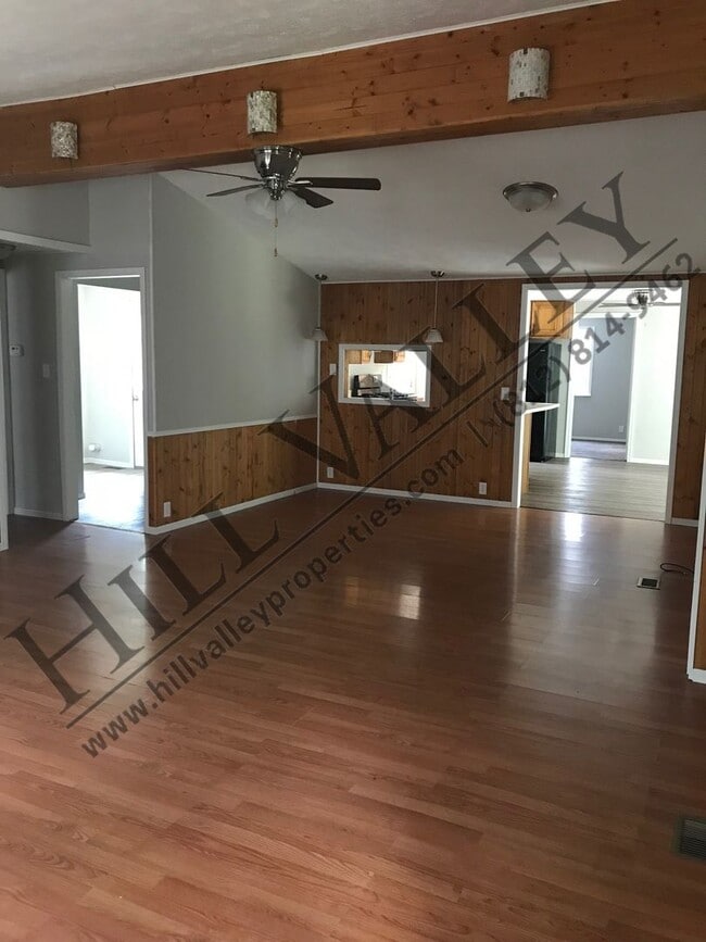 Building Photo - Four Bedroom, Two Bathroom Home