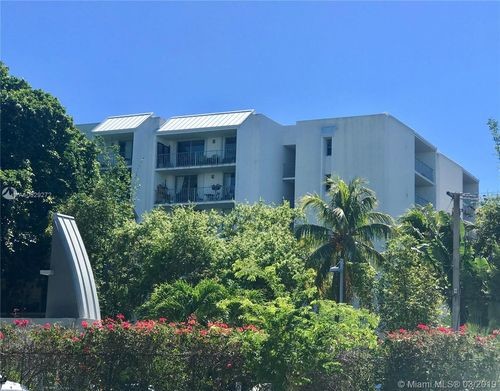 Foto del edificio - 700 NE 63rd St