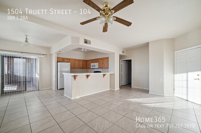 Foto del edificio - Stunning 3 Bedroom 2 Bathroom Apartment - ...